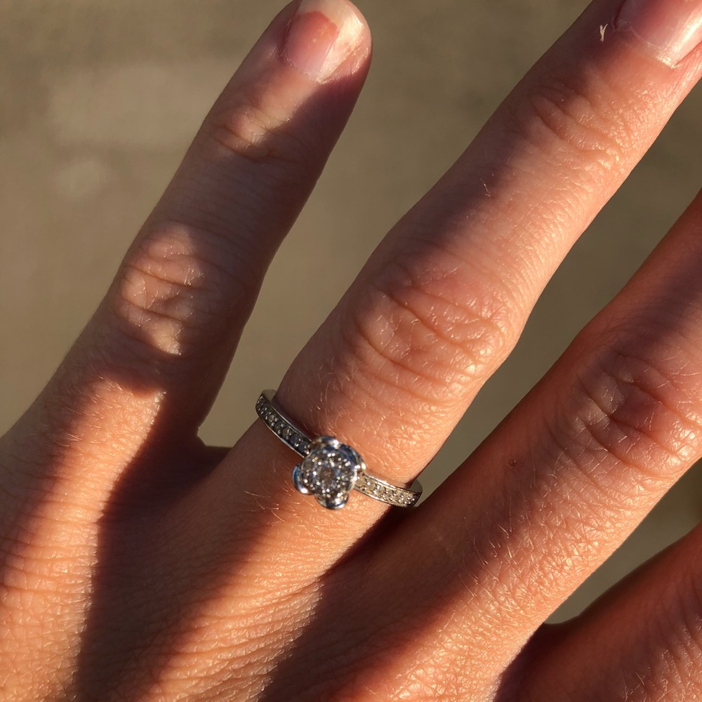 silver diamond Kay Jeweler ring size 6
